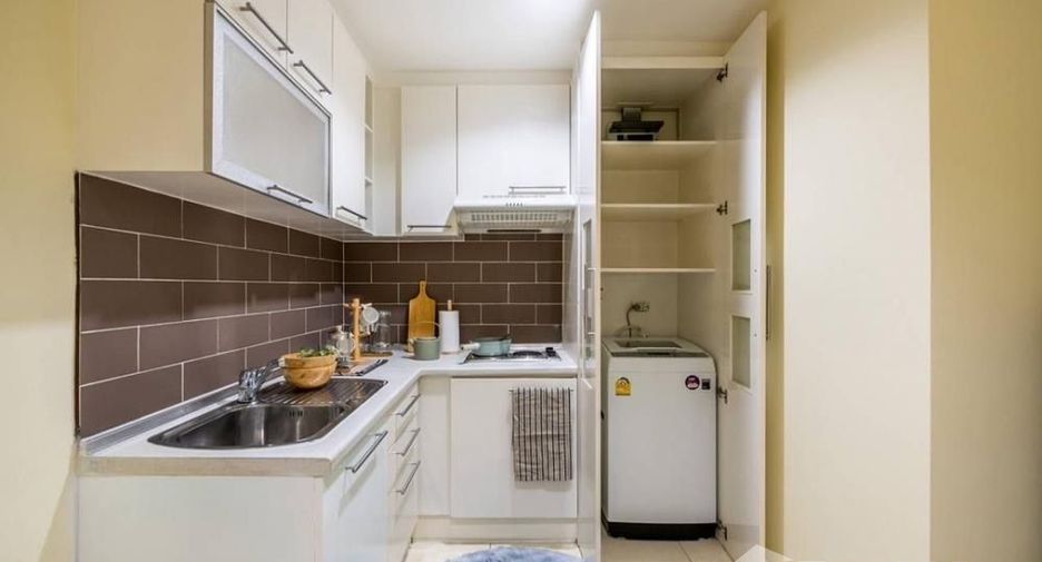 Wohnung zur Miete mit Studio in Watthana, Bangkok