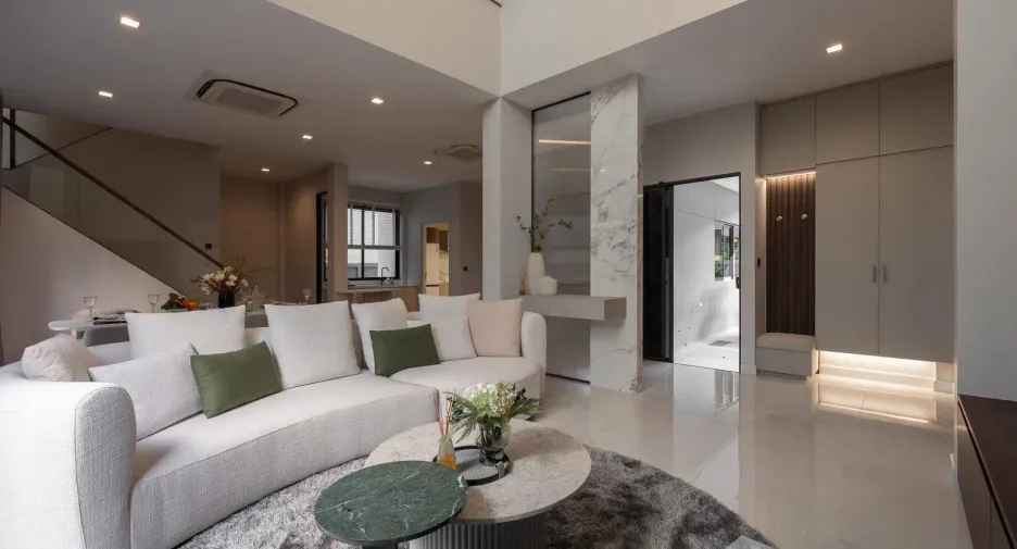 Casa adosada en alquiler de 4 habitaciones en Phra Khanong, Bangkok