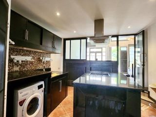 For rent 3 bedrooms townhouse in Phra Khanong, Bangkok