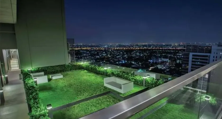 For rent 2 bedrooms condo in Bang Phlat, Bangkok