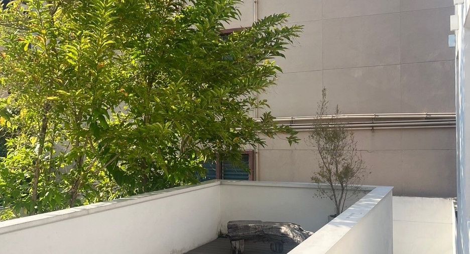 For rent 1 bed office in Phaya Thai, Bangkok