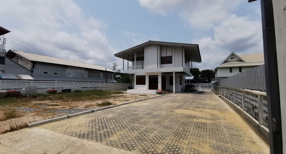 For rent 3 bedrooms house in Mueang Samut Prakan, Samut Prakan