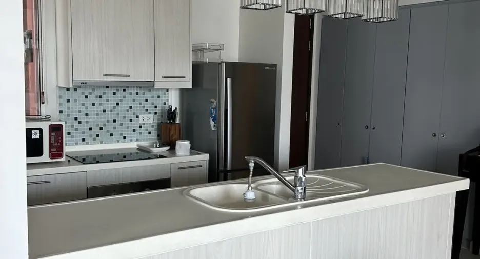 For rent 2 bedrooms condo in Pathum Wan, Bangkok