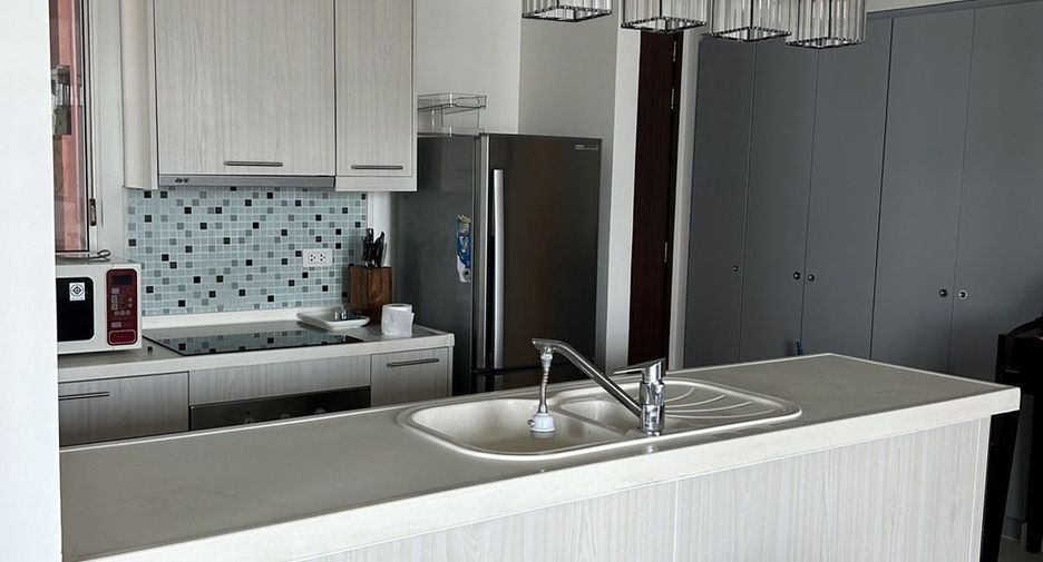 Wohnung zur Miete mit 2 Zimmer in Pathum Wan, Bangkok