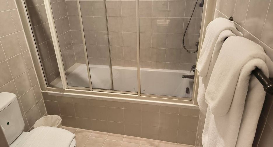 For rent 2 bedrooms apartment in Khlong Toei, Bangkok