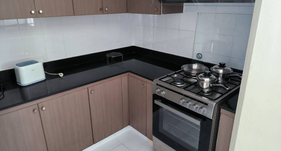 For rent 2 bedrooms apartment in Khlong Toei, Bangkok