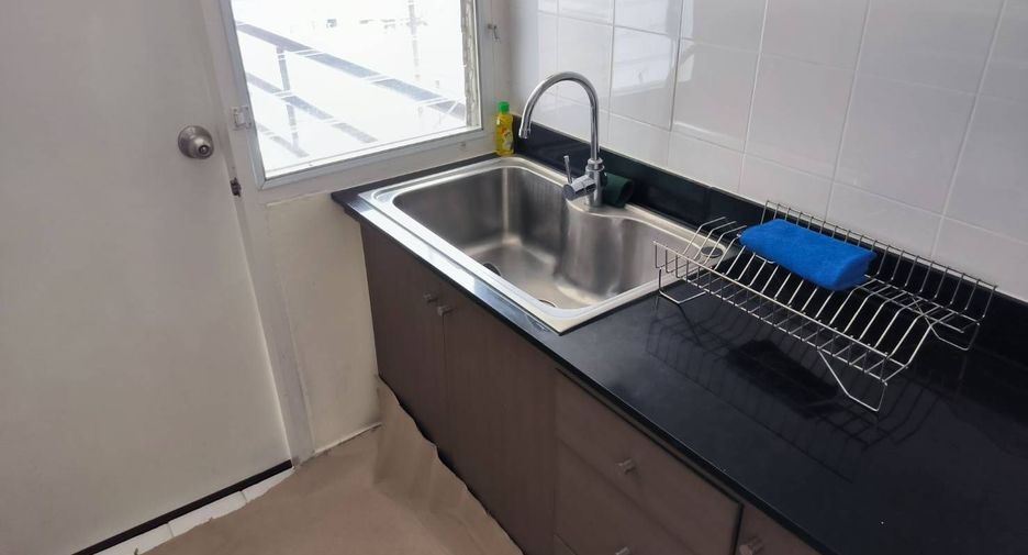 For rent 2 bedrooms apartment in Khlong Toei, Bangkok