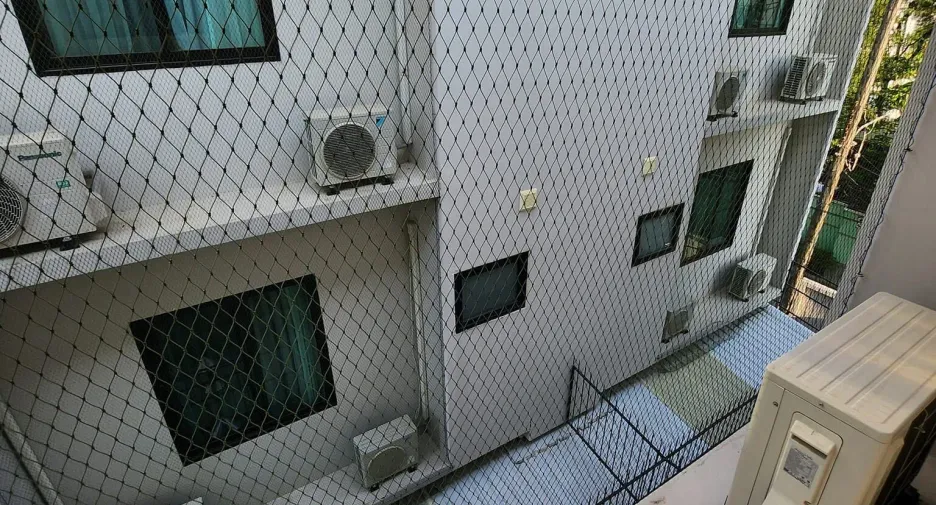 For rent 4 bedrooms townhouse in Phra Khanong, Bangkok