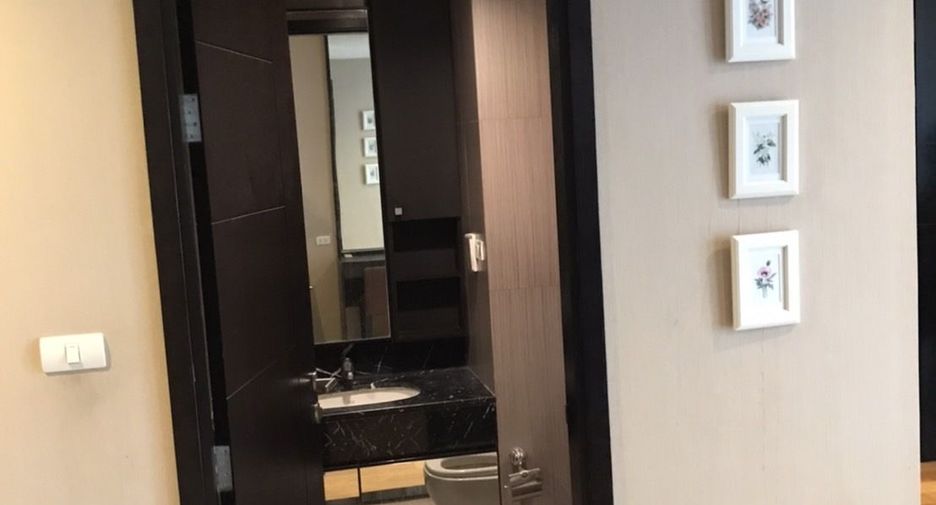 For rent 2 bedrooms condo in Watthana, Bangkok