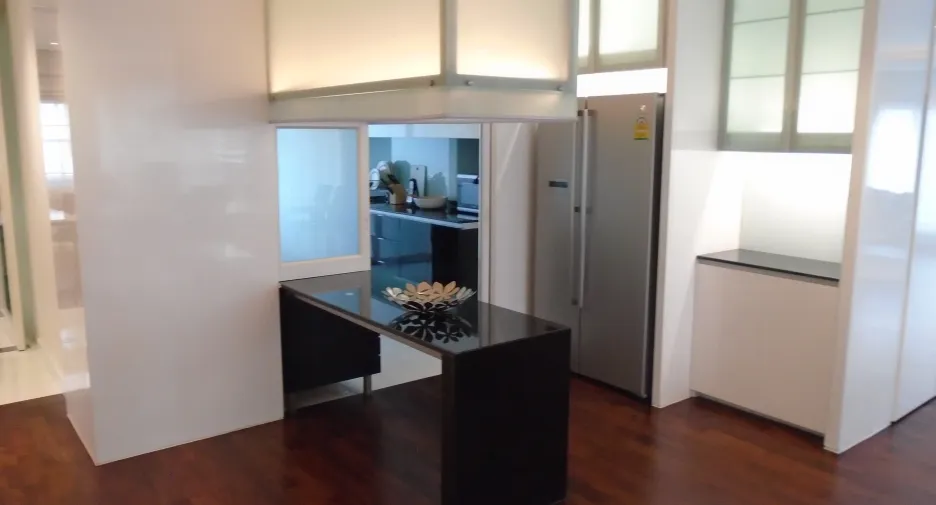 For rent 3 bedrooms apartment in Pathum Wan, Bangkok