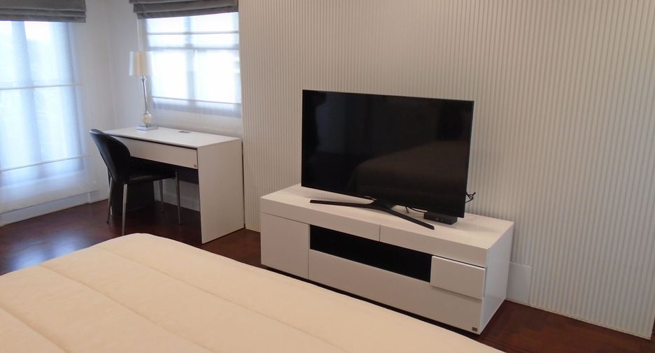 For rent 3 bedrooms apartment in Pathum Wan, Bangkok