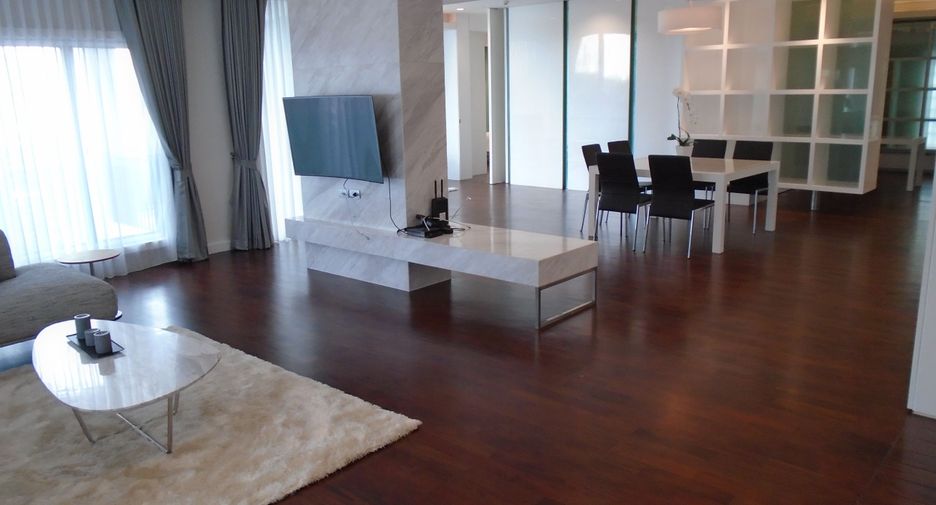 For rent 3 bedrooms apartment in Pathum Wan, Bangkok