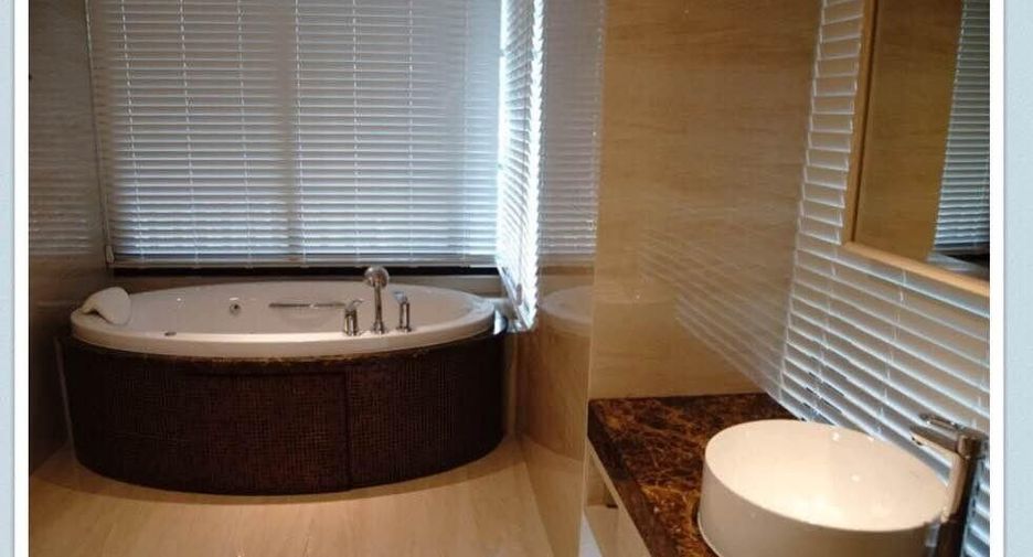 For rent 4 bedrooms house in Bang Kho Laem, Bangkok