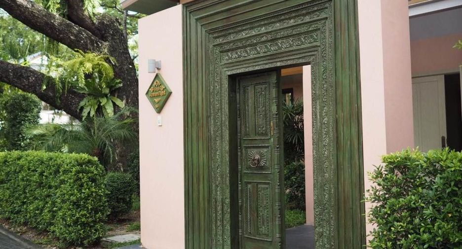 For rent 4 bedrooms house in Bang Kho Laem, Bangkok