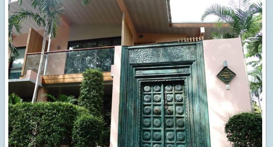For rent 4 bedrooms house in Bang Kho Laem, Bangkok