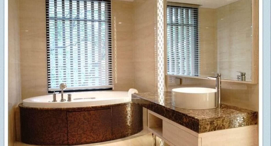 For rent 4 bedrooms house in Bang Kho Laem, Bangkok