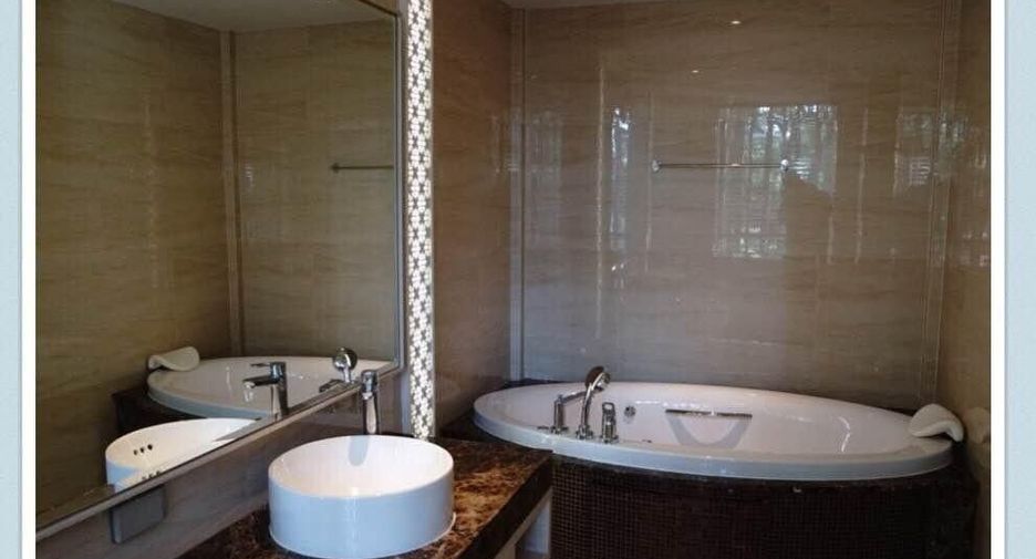For rent 4 bedrooms house in Bang Kho Laem, Bangkok