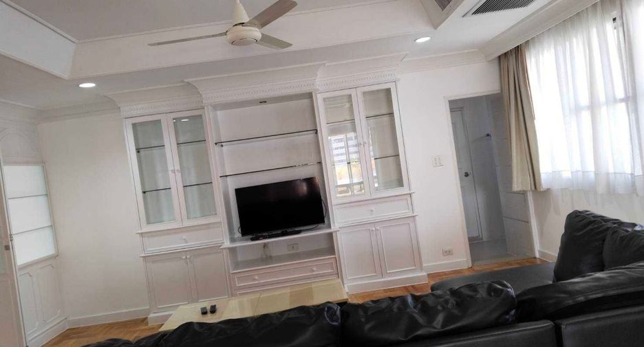 For rent 4 bedrooms condo in Watthana, Bangkok