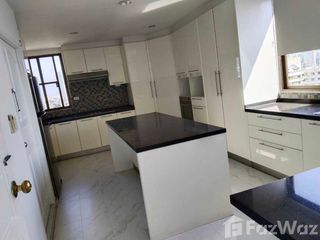 For rent 4 bedrooms condo in Watthana, Bangkok