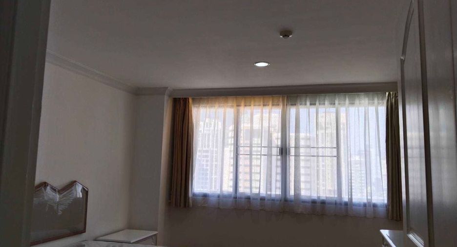 For rent 4 bedrooms condo in Watthana, Bangkok