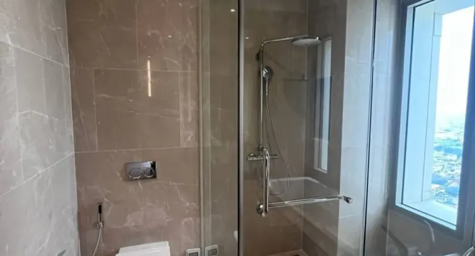 For rent 4 bedrooms condo in Khlong San, Bangkok