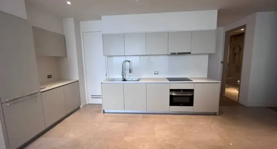 For rent 4 bedrooms condo in Khlong San, Bangkok
