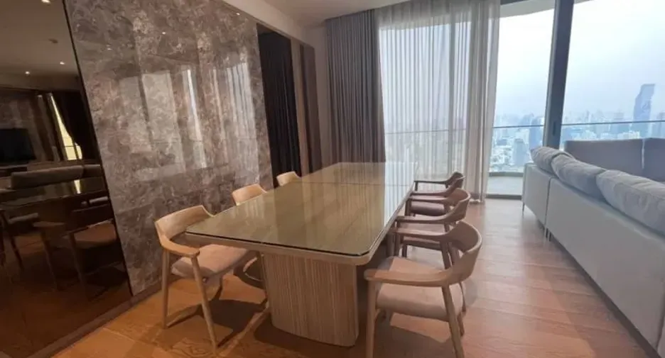 For rent 4 bedrooms condo in Khlong San, Bangkok