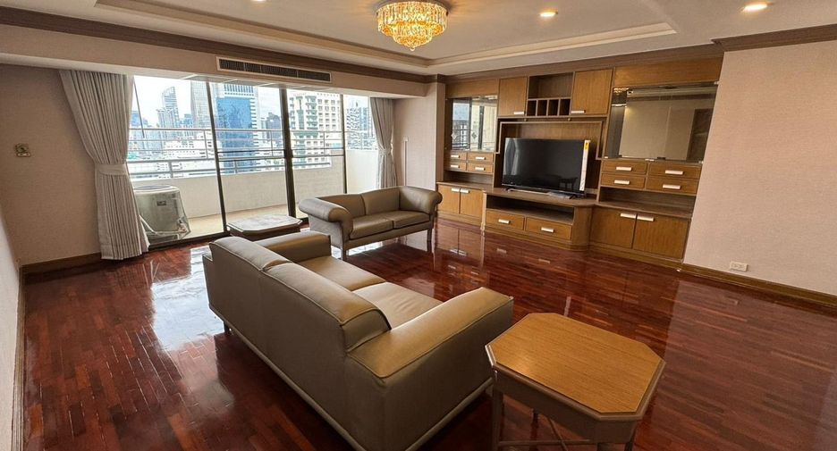 For rent 3 bedrooms condo in Khlong Toei, Bangkok