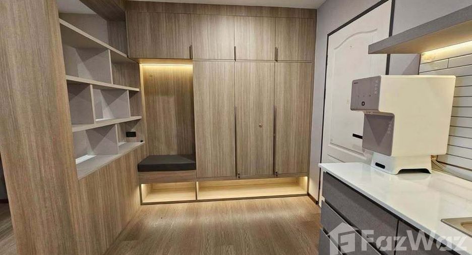 For rent 2 bedrooms condo in Pathum Wan, Bangkok