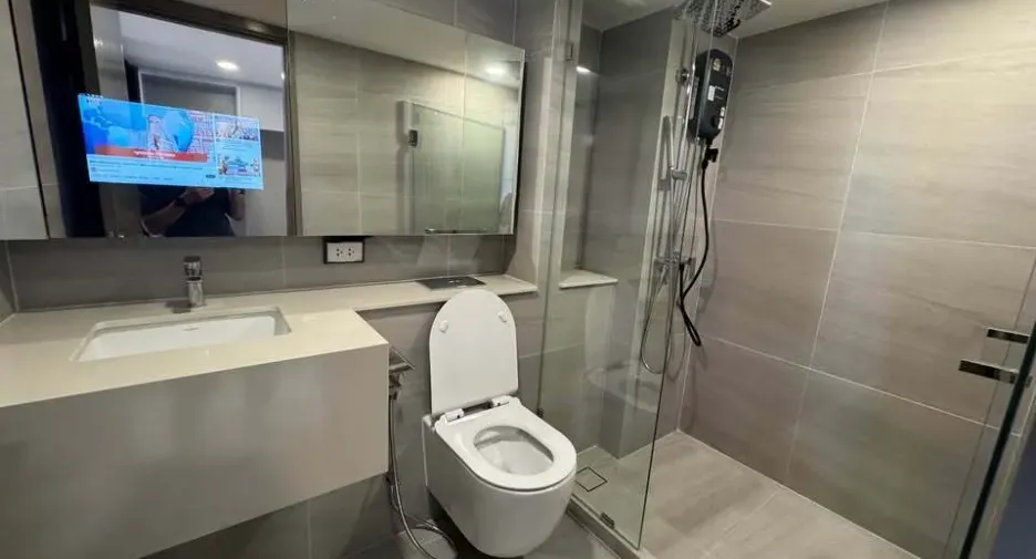 For rent studio condo in Khlong Toei, Bangkok