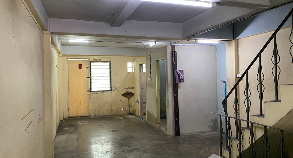 For rent 4 bedrooms townhouse in Bang Bon, Bangkok