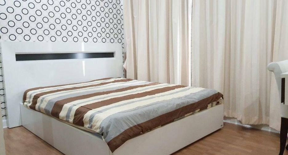 For rent 3 bedrooms condo in Ratchathewi, Bangkok
