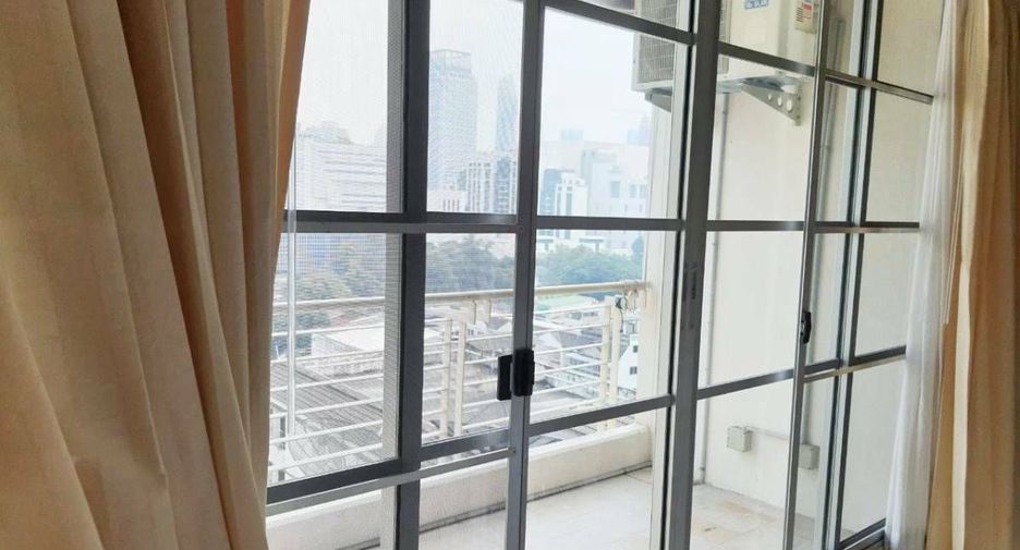 For rent 3 bedrooms condo in Ratchathewi, Bangkok