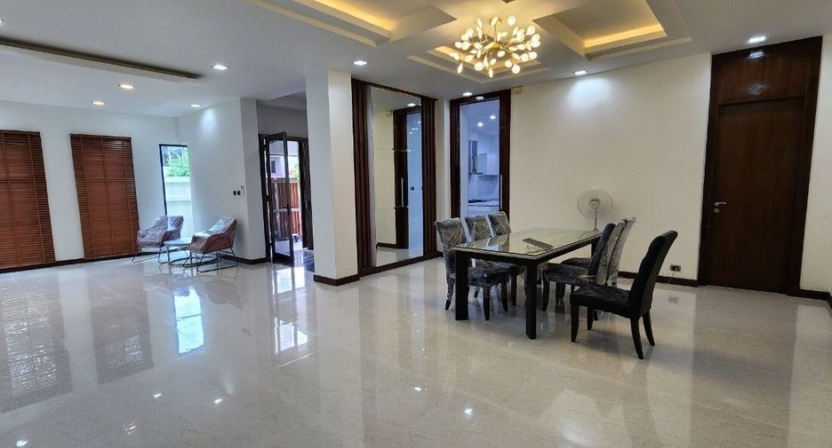 Haus zur Miete mit 3 Zimmer in Watthana, Bangkok