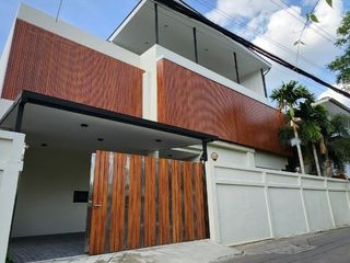 Haus zur Miete mit 3 Zimmer in Watthana, Bangkok