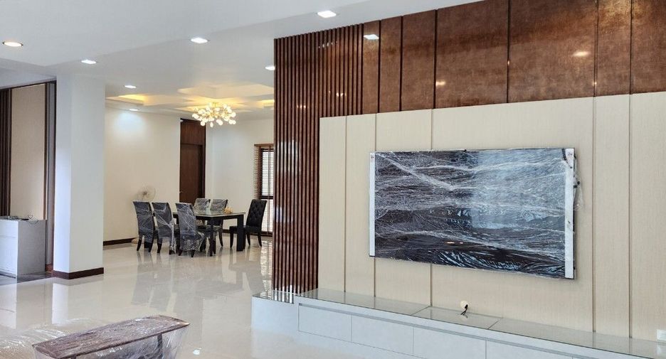 Haus zur Miete mit 3 Zimmer in Watthana, Bangkok
