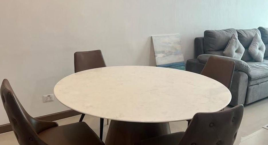 For rent 2 bedrooms condo in Ratchathewi, Bangkok