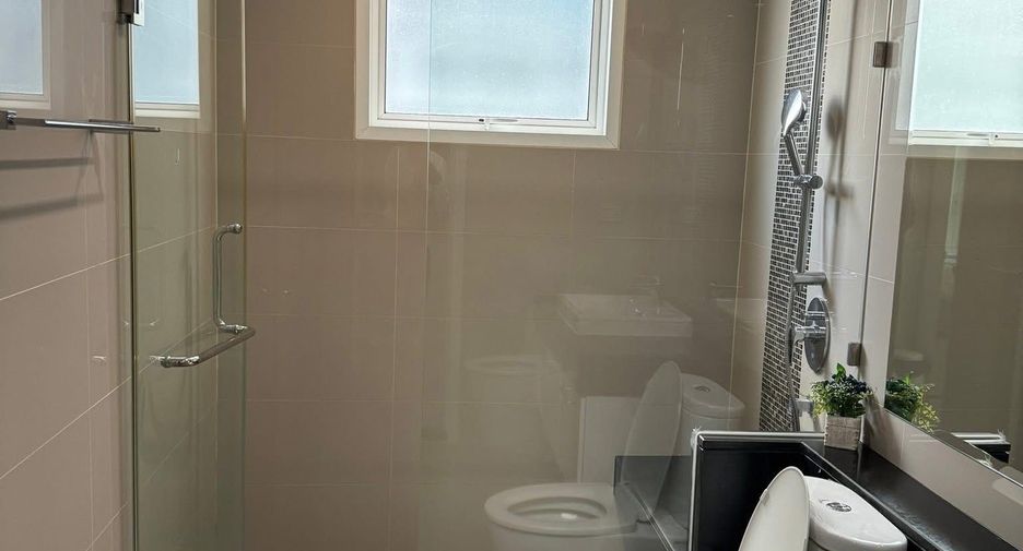 For rent 2 bedrooms condo in Ratchathewi, Bangkok