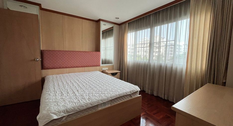 Apartamento en alquiler de 3 habitaciones en Watthana, Bangkok