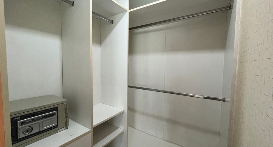 Apartamento en alquiler de 3 habitaciones en Watthana, Bangkok