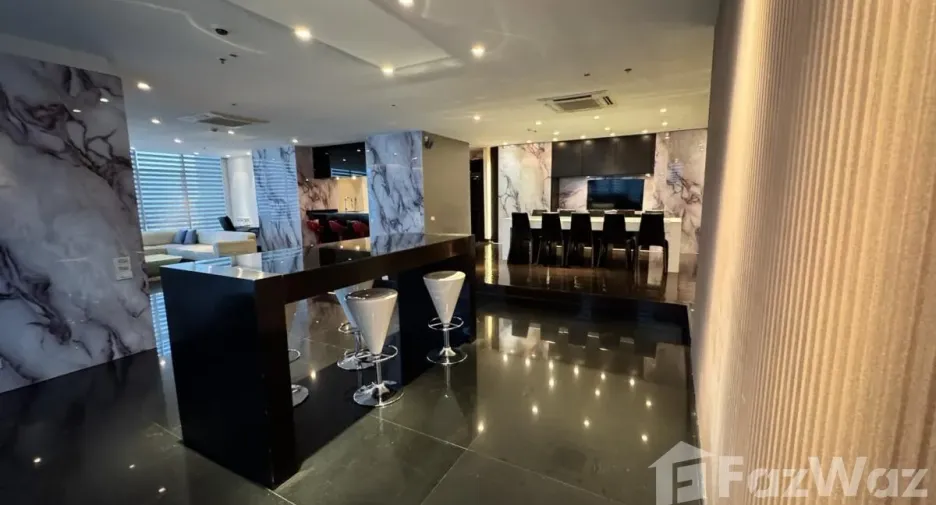 For rent 3 bedrooms condo in Sathon, Bangkok