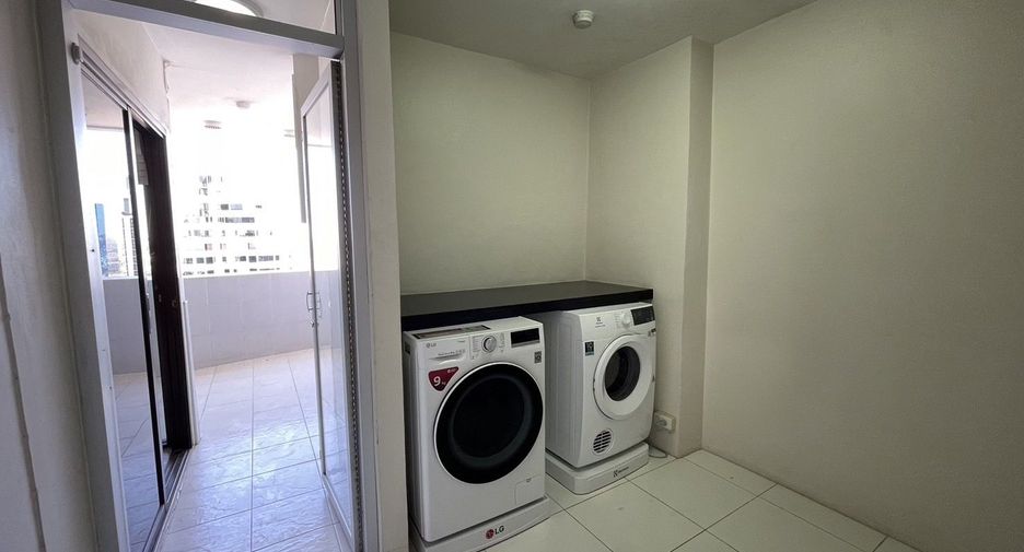 For rent 3 bedrooms condo in Watthana, Bangkok