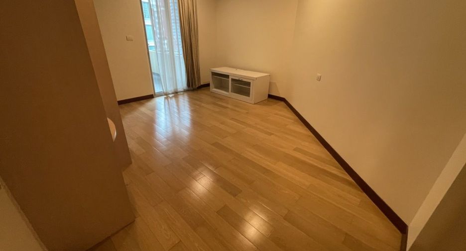 À louer 4 chambres condo à Pathum Wan, Bangkok