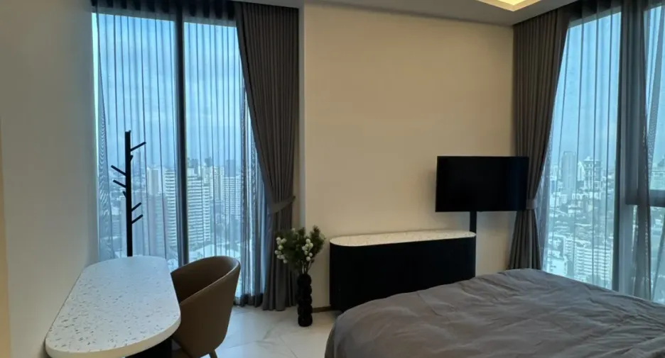 For rent 2 bedrooms condo in Khlong Toei, Bangkok