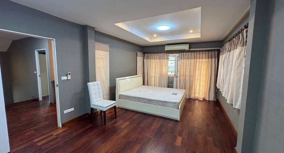Haus zur Miete mit 3 Zimmer in Lat Krabang, Bangkok