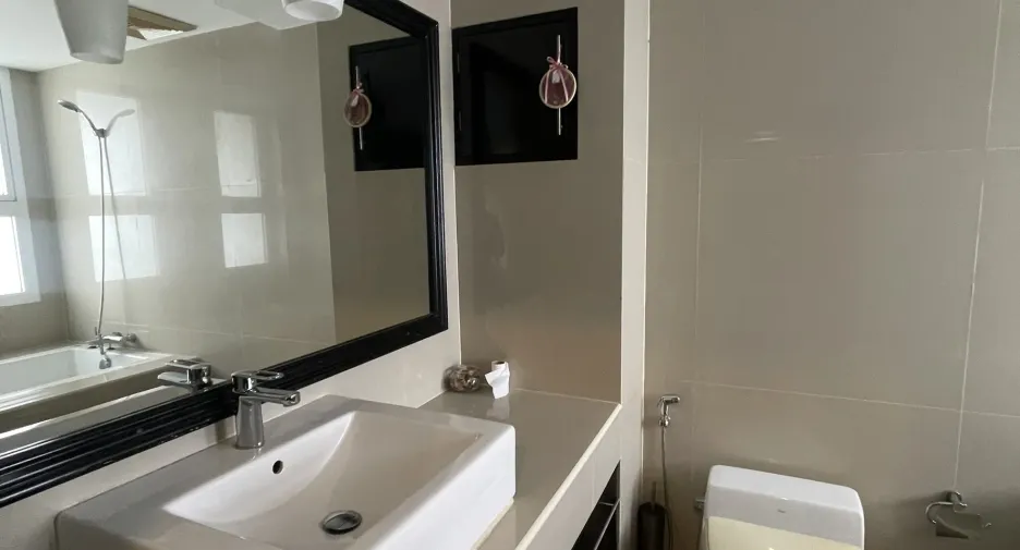 For rent 2 bedrooms condo in Watthana, Bangkok