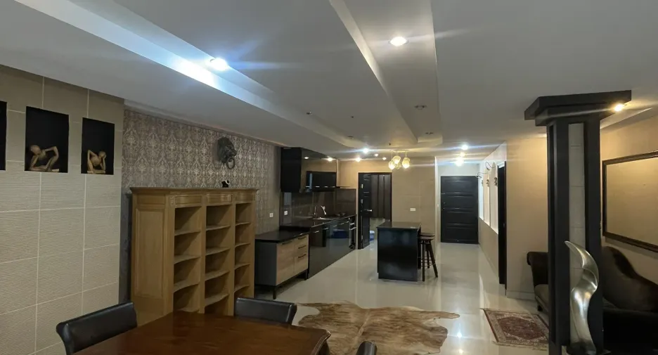 For rent 2 bedrooms condo in Watthana, Bangkok