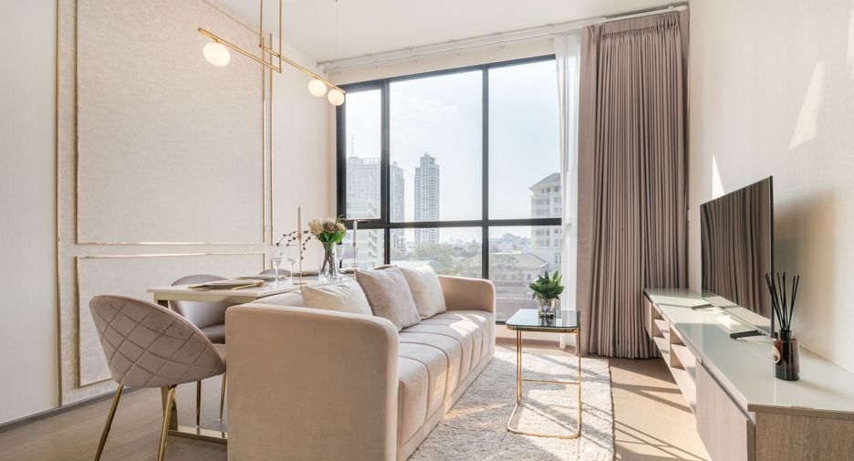 For rent 2 bedrooms condo in Ratchathewi, Bangkok