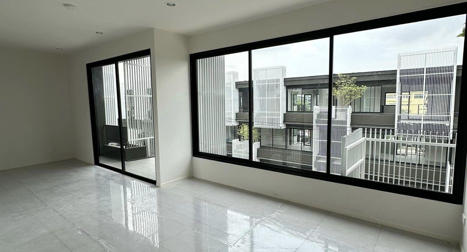 For rent 4 bedrooms townhouse in Rat Burana, Bangkok