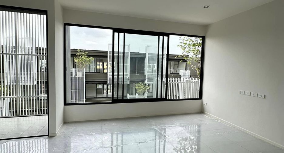 For rent 4 bedrooms townhouse in Rat Burana, Bangkok